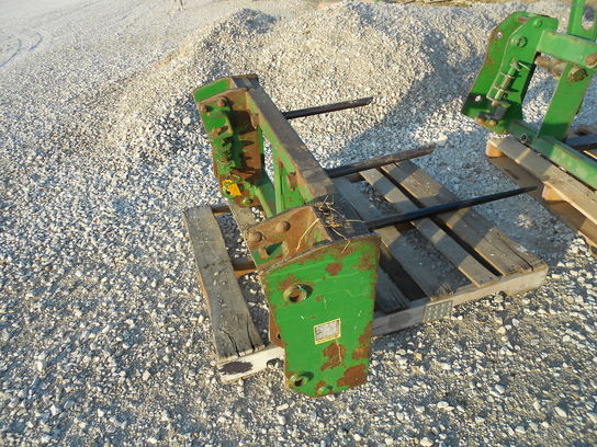  John Deere SINGLE TINE BALE SPEAR