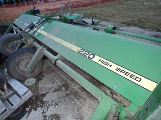 2005 John Deere 220