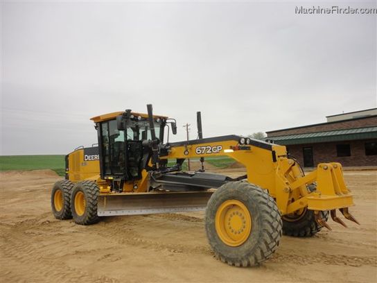 2010 John Deere 672GP
