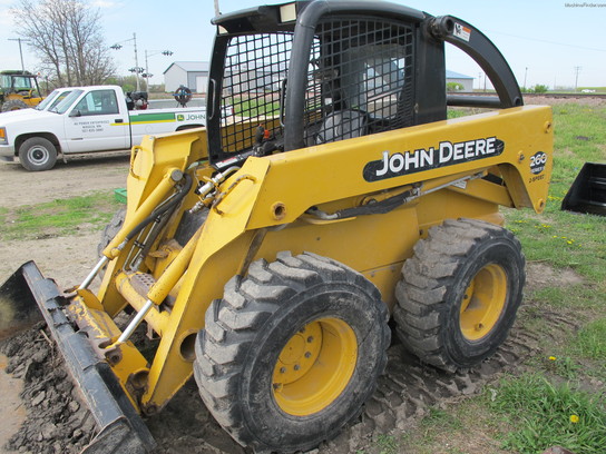 2003 John Deere 260