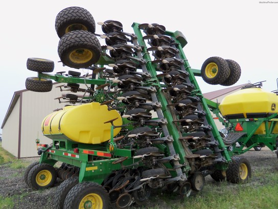 2010 John Deere 1890