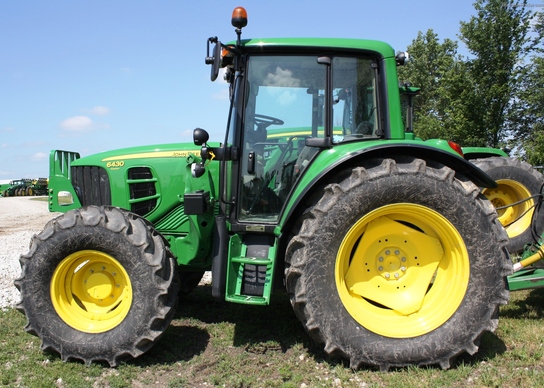 2011 John Deere 6430