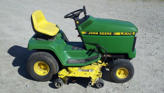 1997 John Deere LX176