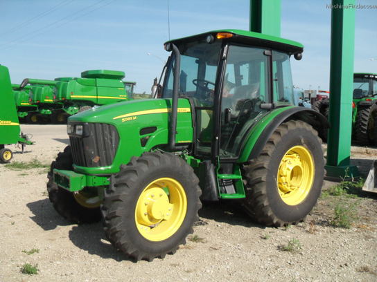 2011 John Deere 5085M