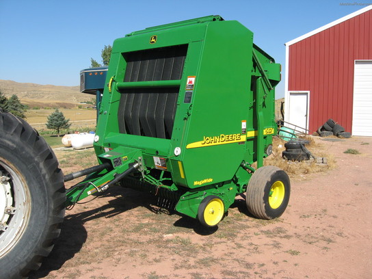 2004 John Deere 567