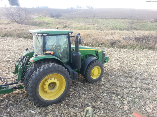 2012 John Deere 8235R