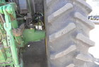 2010 John Deere 7330