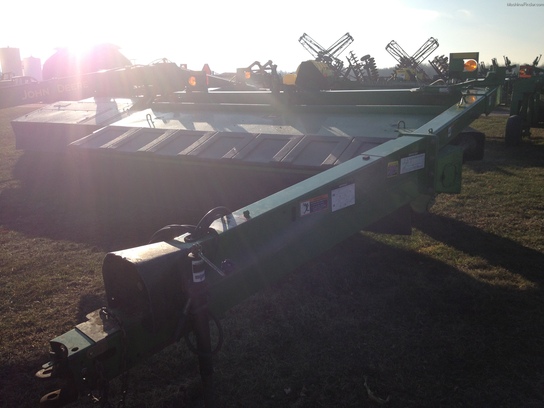 2001 John Deere 936