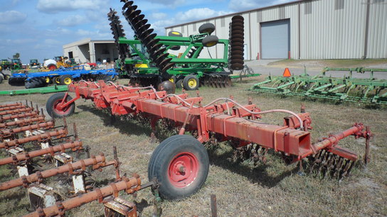  Other Lilliston 8 row 5 spiders
