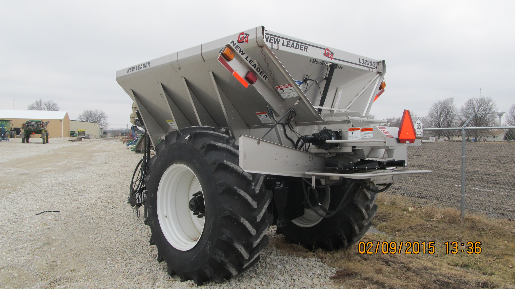 New Leader L3220 G4 Fertilizer Spreaders for Sale [41346]