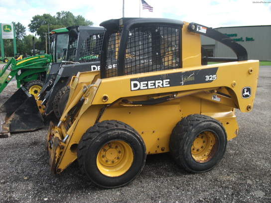2007 John Deere 325