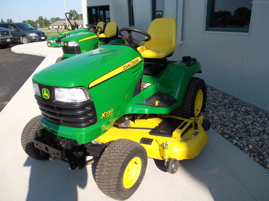 2011 John Deere X720