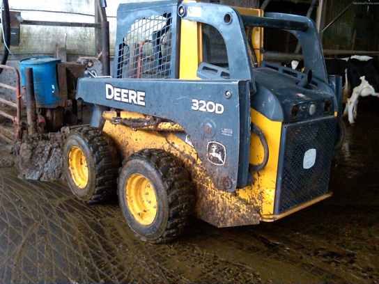 2011 John Deere 320D