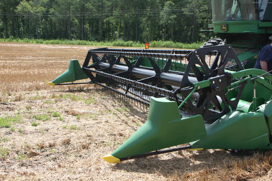 2005 John Deere 620F