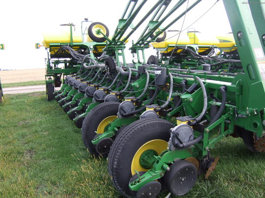 2006 John Deere 1770