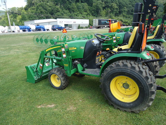 2011 John Deere 2520