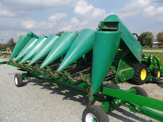 John Deere 693