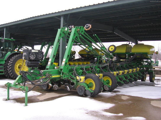 2005 John Deere 1770NT