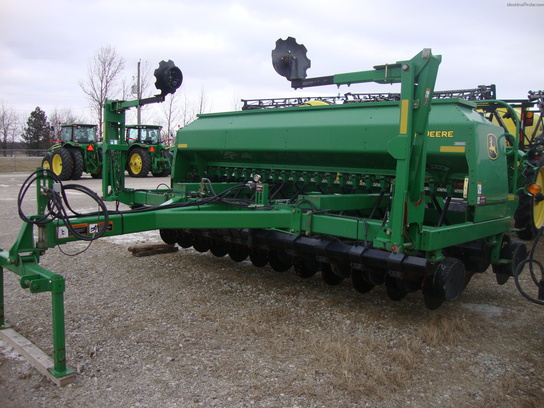 2002 John Deere 1590