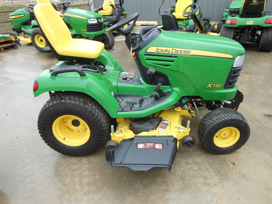 2011 John Deere X720
