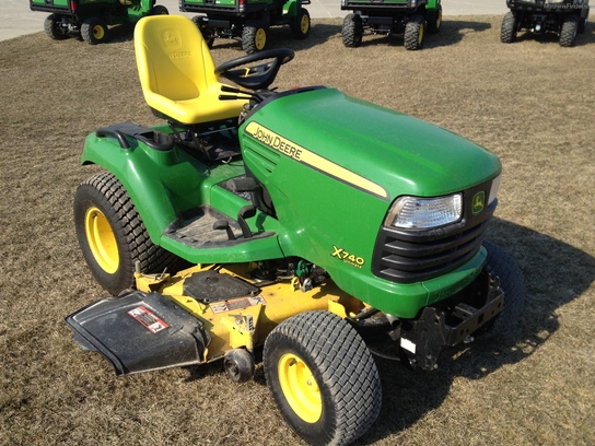 2012 John Deere X740