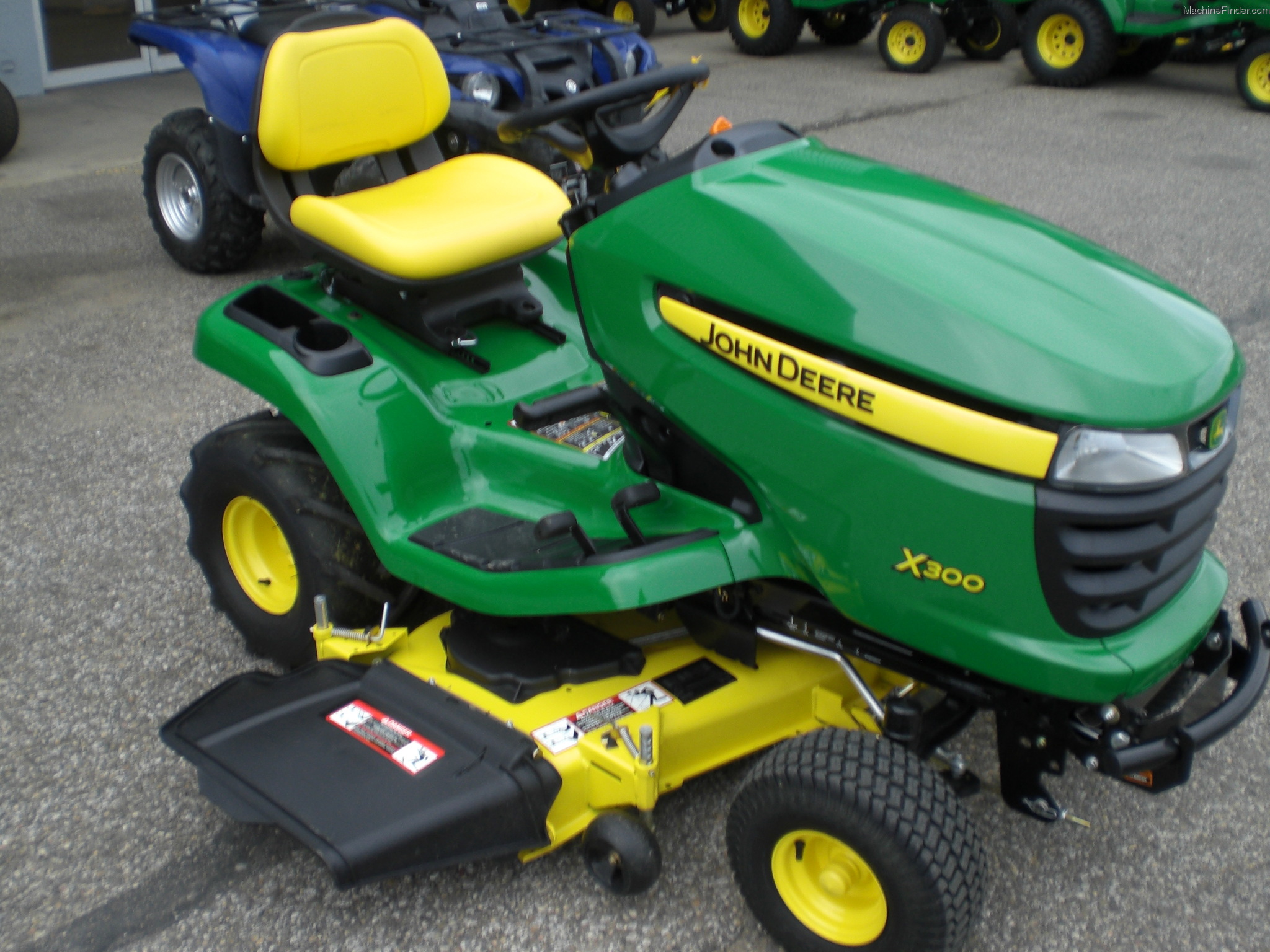 2013 John Deere X300 Lawn & Garden and Commercial Mowing John Deere