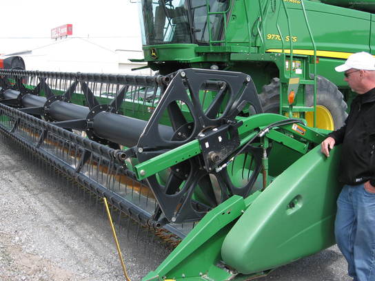 2004 John Deere 630R