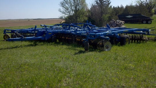 2010 Landoll 7430-33