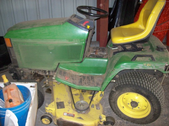 2000 John Deere 445