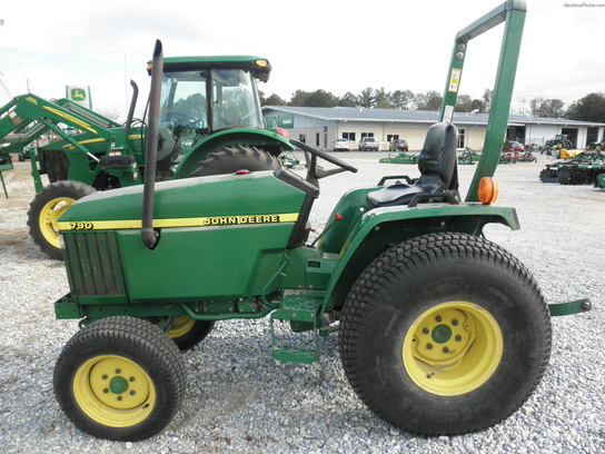 2000 John Deere 790