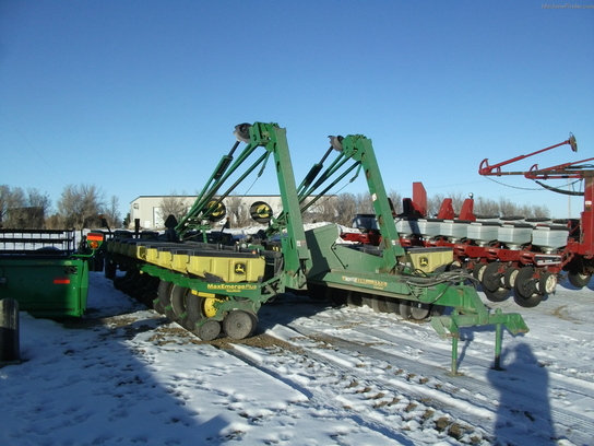 2002 John Deere 1770