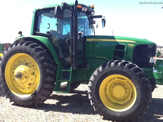 2012 John Deere 7130