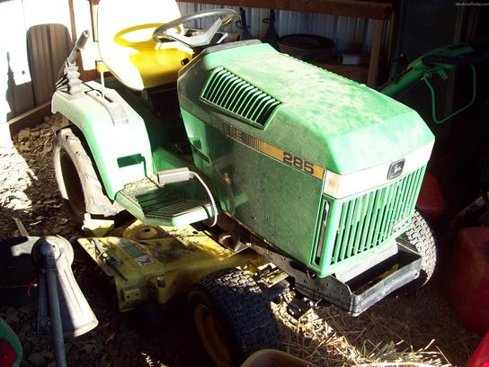 1990 John Deere 285