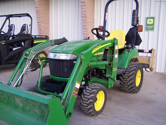 2009 John Deere 2305