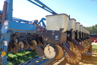 1996 Kinze 2600