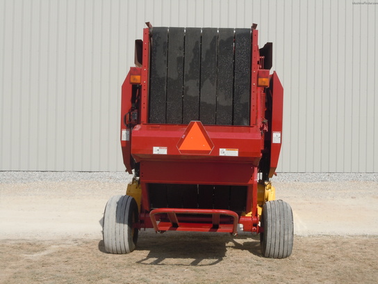 2008 New Holland BR7070