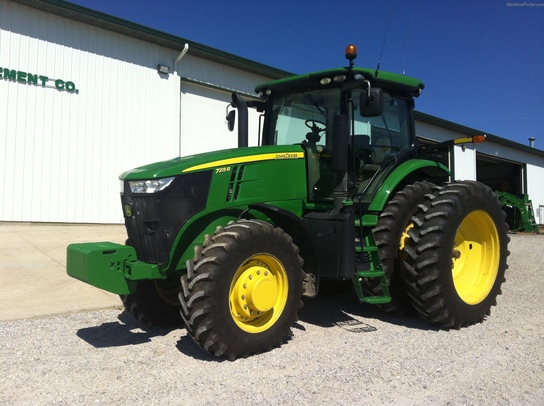 2011 John Deere 7215R