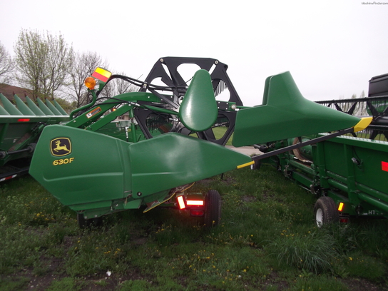 2011 John Deere 630F