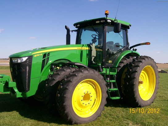 2011 John Deere 8310R