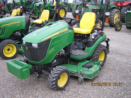  John Deere 1026R