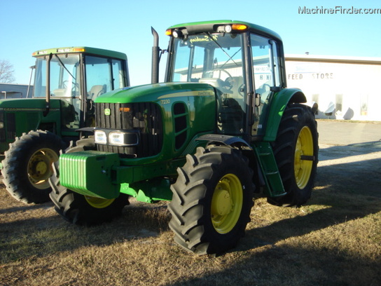 2011 John Deere 7230