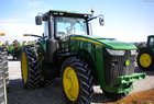 2011 John Deere 8260R