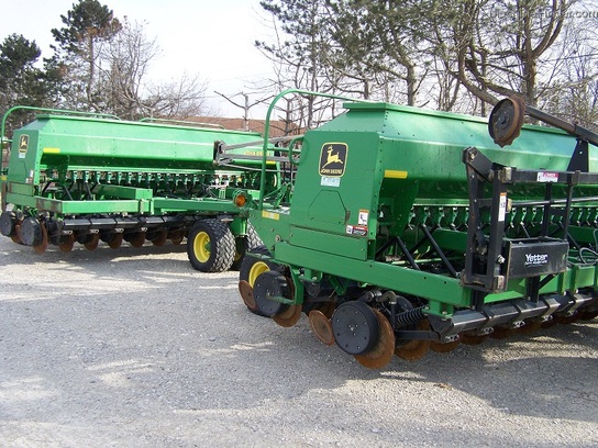 1999 John Deere 1560