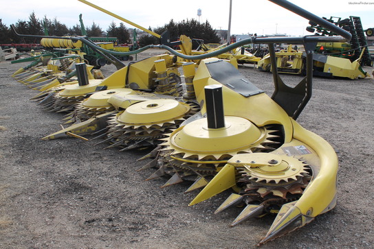 2012 John Deere 770