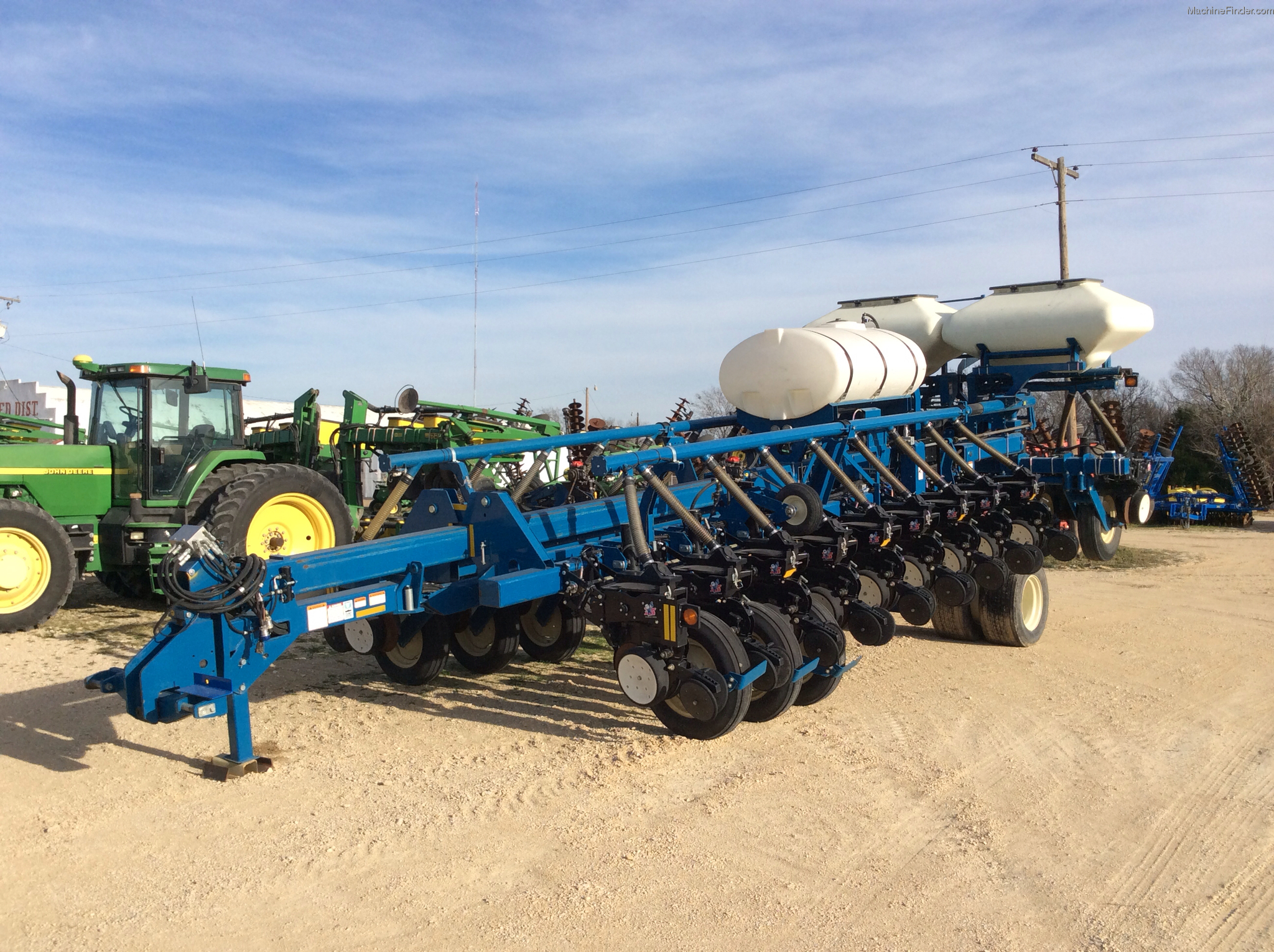 2009 Kinze 3800 Planting &amp; Seeding Planters John Deere