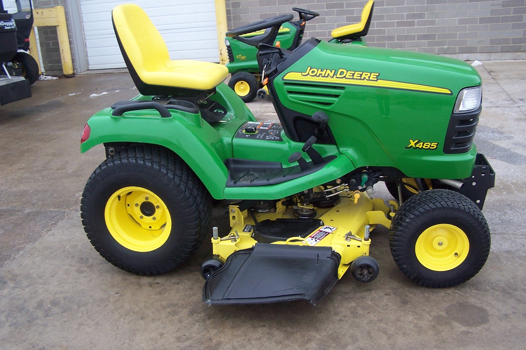 2005 John Deere X485 Lawn & Garden and Commercial Mowing John Deere