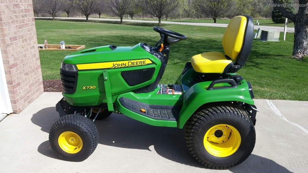 2013 John Deere X730 Lawn & Garden and Commercial Mowing John Deere