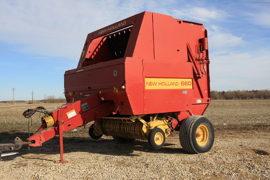 1995 New Holland 660