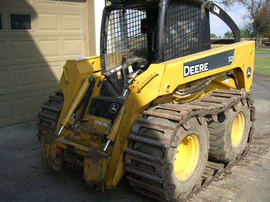 2005 John Deere 328