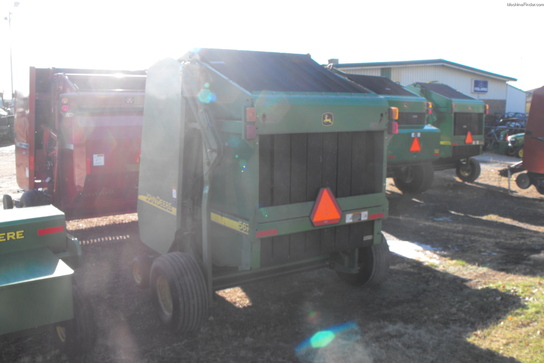 2002 John Deere 567